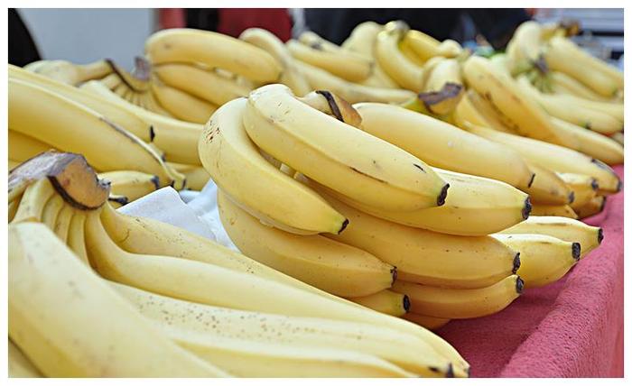 买香蕉，直的好还是弯的好？蕉农：牢记4点，保证新鲜，成熟度高