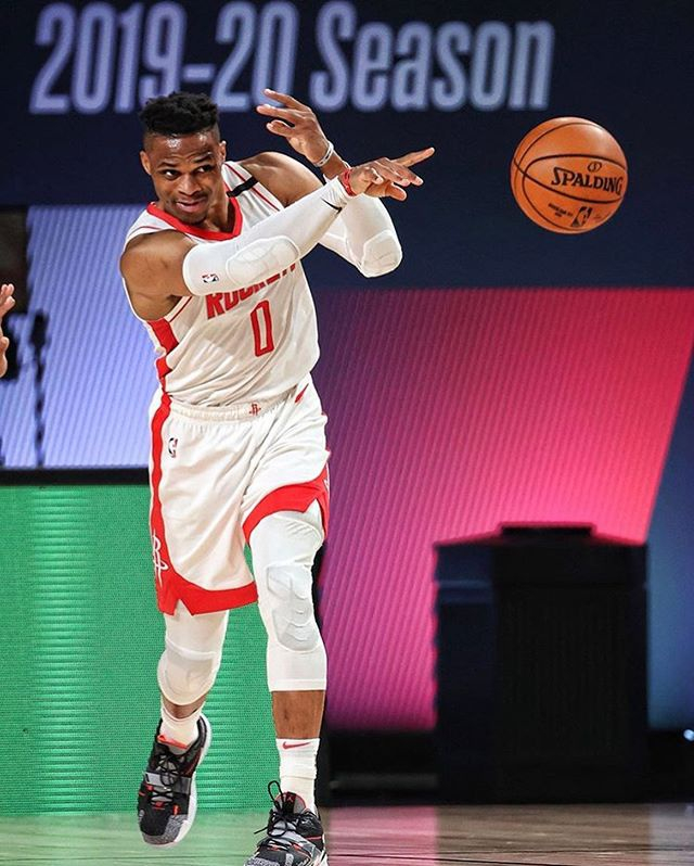 哈登布克组合渐入佳境默契升温引领西部争冠新格局