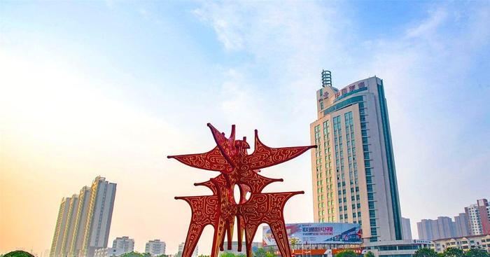 河南将诞生的“第二个郑州”，靠铁路发家致富，未来非常值得期待