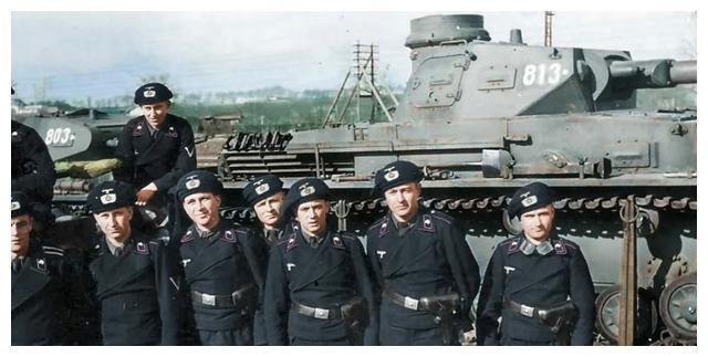 图说：从贝雷帽到苏式棉帽 为什么二战德军坦克兵只要一副耳机？
