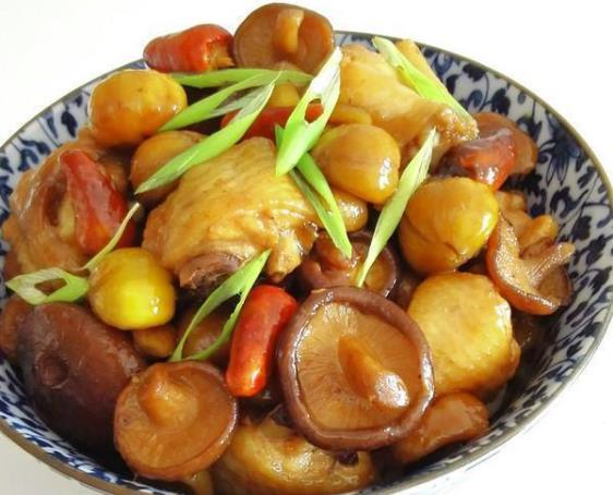 美食严选：干锅娃娃菜，板栗香菇烧鸡，玉米排骨汤，茶树菇炒肉片