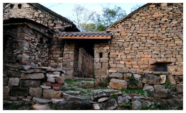洛阳新安：隐在大山中的古村落，因石而居因寺得名，最大年岁586