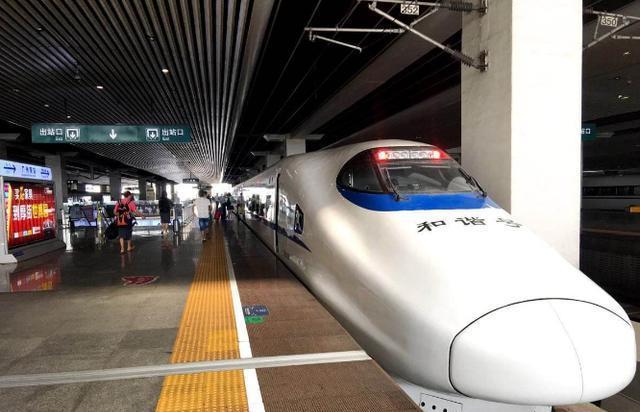 中国“最无奈”的高铁线路，速度慢价格贵，当地人：不如坐大巴