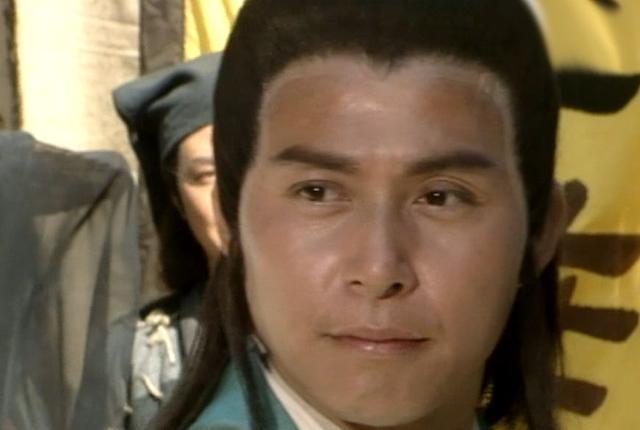 《天龙八部》武林大会，乔峰看透3个人，2个真朋友，1个真小人！