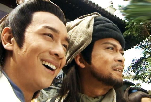 《天龙八部》武林大会，乔峰看透3个人，2个真朋友，1个真小人！