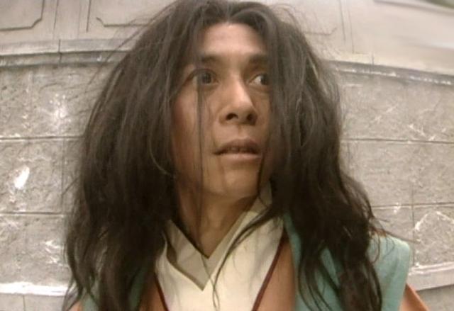 《天龙八部》武林大会，乔峰看透3个人，2个真朋友，1个真小人！