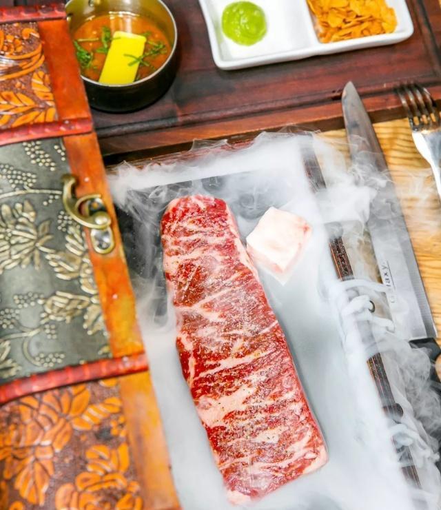 高逼格日式烧肉，每一块肉都肥美多汁