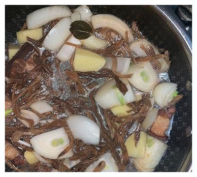 懒人也能做的红烧肉炖豆角家常做法…