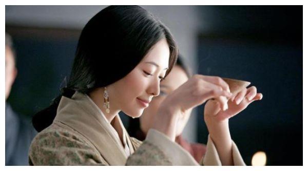 “台湾第一美女”林志玲历史，曾一场饭局要价千万，嫁人后成这样