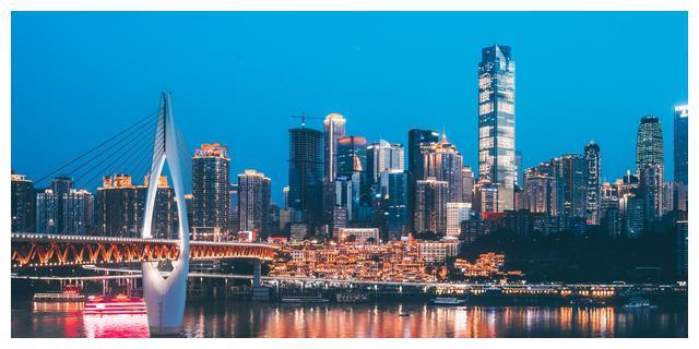 魔幻重庆，靠大山大水致富，是长江上游最大的码头城市