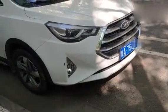 这款的江淮瑞风S3外观虽然有点拘谨，但很适合家用的SUV