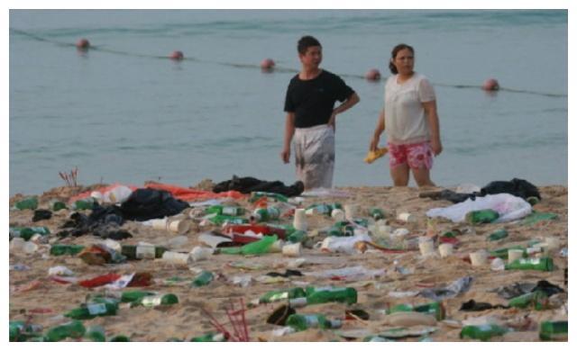 中国游客逐渐减少，垃圾依然遍地都是，网友：这下谁背锅？
