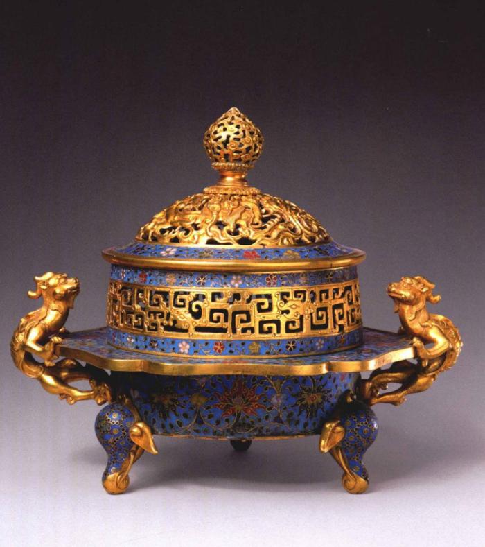 中国珐琅艺术，故宫珍藏宝物，清代胡人进宝式熏炉，造型新颖独特