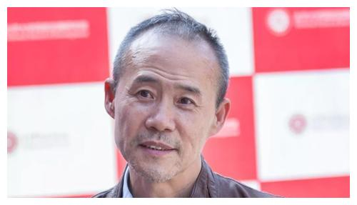 68岁地产老总整容变年轻,只为和小30岁娇妻般配?看到娇妻释然了