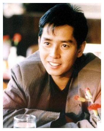 1996年，朱咏婷“偷偷”为谭咏麟生下的私生子，如今已为父争光