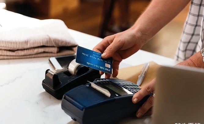持有的信用卡越多，总体的额度就会越高吗？