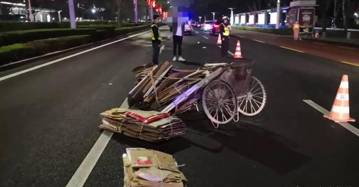 广东省珠海市发生一起严重车祸，位于香洲区官村，事故致1人遇难