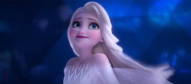 冰雪奇缘2中艾莎最美的五个瞬间，轻纱飞扬的长发艾莎宛若仙女