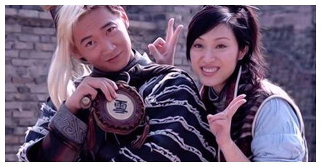 2003年，许晋亨和李嘉欣宣布结婚，正牌女友陈法蓉说：三个人太挤