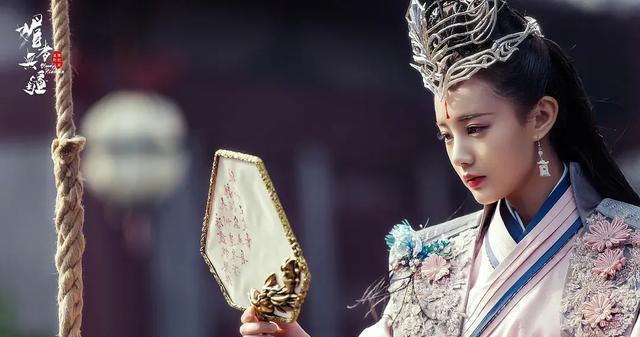 李一桐“虎扑女神”人设崩塌，被广场舞大妈带偏，反差萌太好笑了