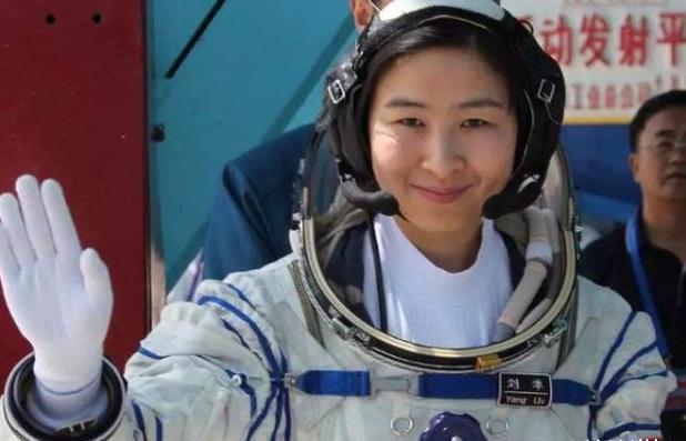 中国首位进入太空的女航天员，落地后就销声匿迹，原因令人心疼