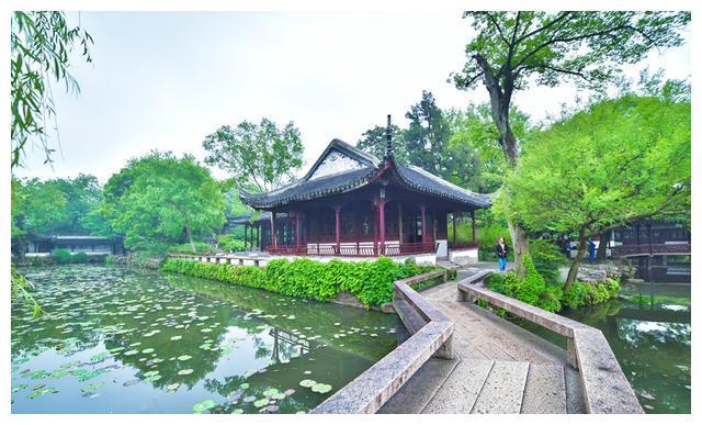 当您听到江苏省的时候，在脑海中第一想到的旅游城市是什么？