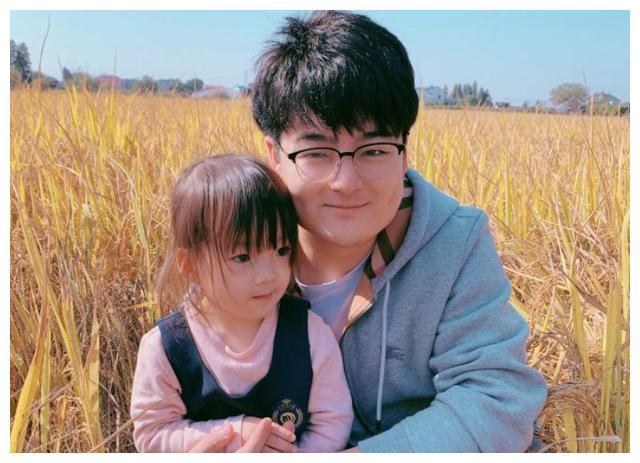 湖南卫视“最大关系户”：爸爸是《快本》导演，被快乐家族团宠