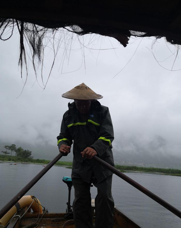 闻香女人：雨中万种风情，仙境北海湿地