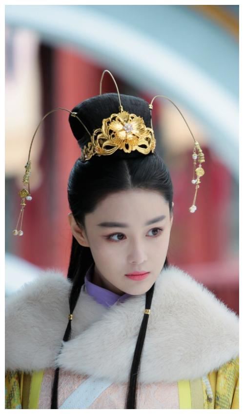 在张馨予出演的大部分电视剧里古装剧占据了很大一部分刚开始认识张馨予