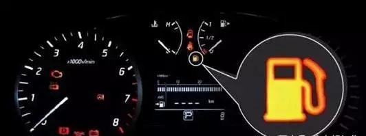 汽车驾驶技巧，有三种指示灯要特别注意，关键时刻非常有用