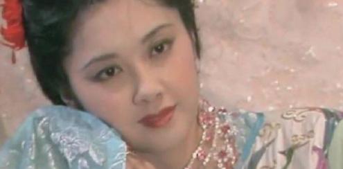 还记得“中国第一美女”吗？如今已68高龄，近照依旧风姿绰约