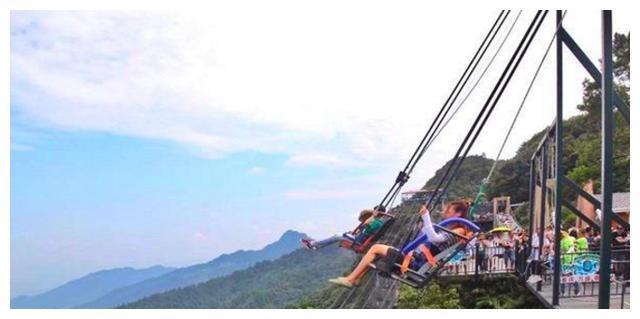中国境内有一个“悬崖秋千”，有32层楼高，你去玩过吗