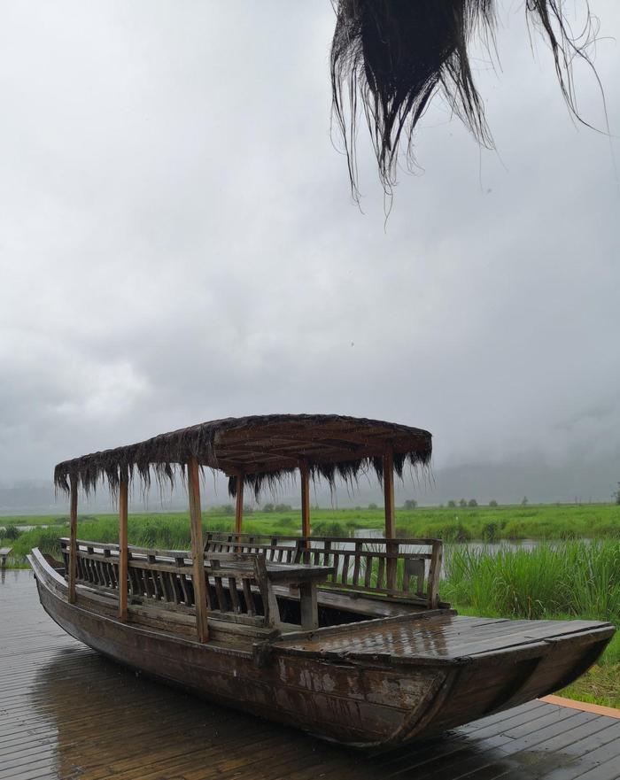 闻香女人：雨中万种风情，仙境北海湿地