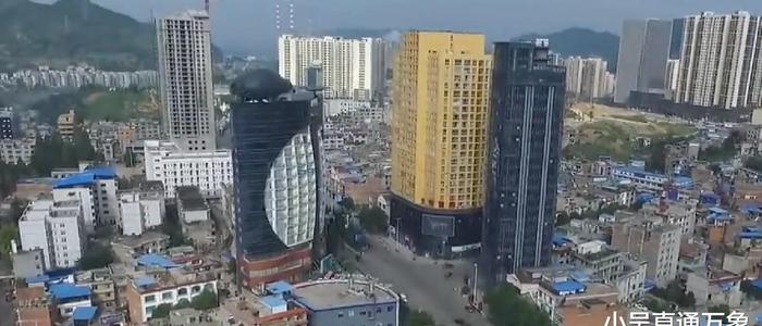 贵州金沙县的街道风景，一个繁华的城区，贵州的经济强县