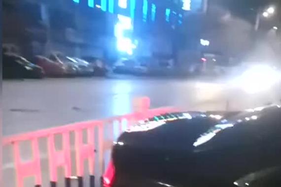 奥迪A8撞起亚K2，两车都报废！