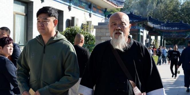 《东北一家人》中牛永贵现在怎样了？走路靠人搀扶；儿女随姥爷姓