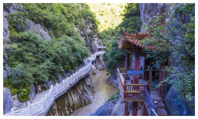 甘肃最美的3个小众旅行地，流泉飞瀑，峡谷幽深，真正的度假秘境