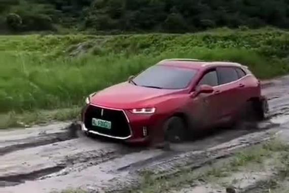 WEYVV7新能源车，复杂路况通过性依