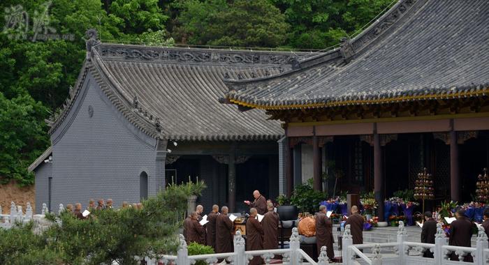 中国“最有骨气”的寺庙，不设功德箱不让捐款，僧人每天吃一餐！
