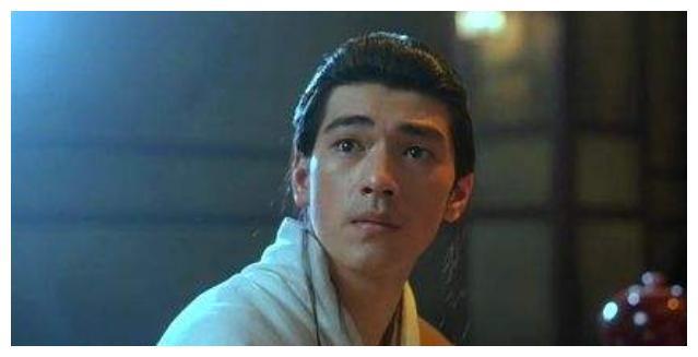 《清平乐》最早出局的演员：被王凯接替，神似金城武胡歌易烊千玺