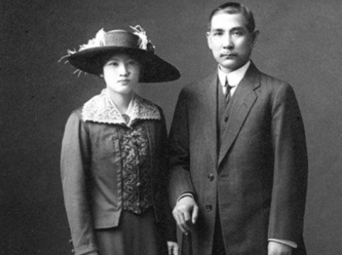 孙中山要娶宋庆龄,写信和妻子离婚,妻子回一个字,却堪比万言书