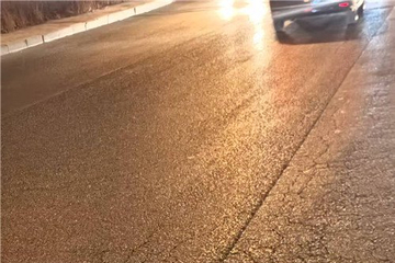 路面太坑洼，保时捷和比亚迪接连爆胎！道路管理单位：已完成修复