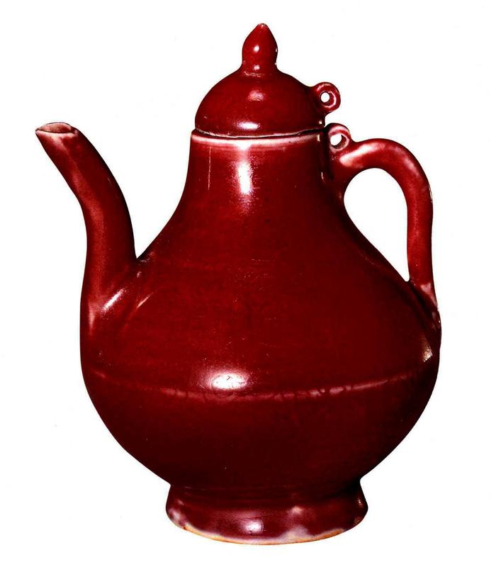 中国陶瓷文化，明洪武年间的梨形执壶、高足碗、云龙纹盘