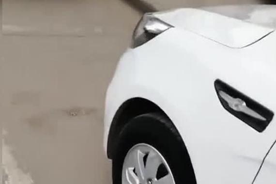 偶遇起亚K2！