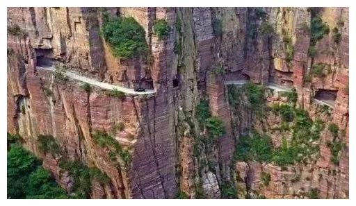 中国最危险的村庄，建在悬崖之上，却有着世外桃源的美景