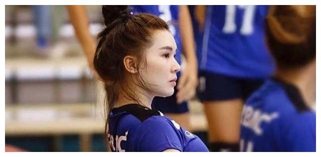 泰国排球女神因长相走红，引来争议，19岁时就貌美如花