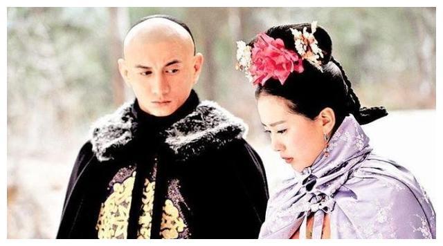 33岁花旦刘诗诗，与二婚大17岁吴奇隆因戏生情，一家三口很幸福
