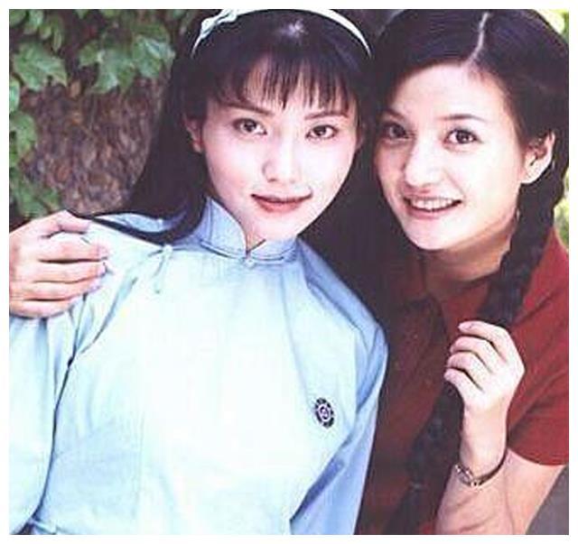 黄晓明初恋33岁离世，下葬时身穿婚纱，初恋男友却缺席葬礼