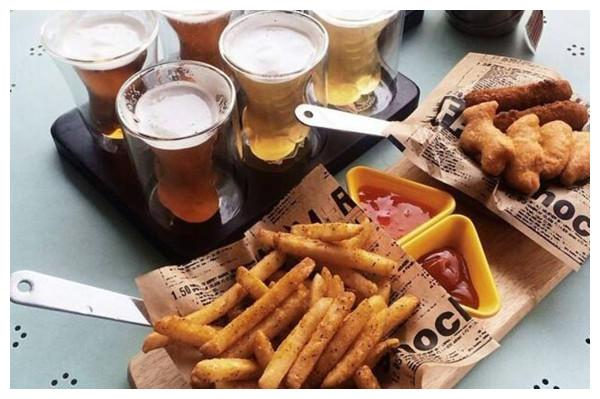 麦当劳肯德基炸鸡用的是什么油？这油可以做肥皂，炸完那叫一个香