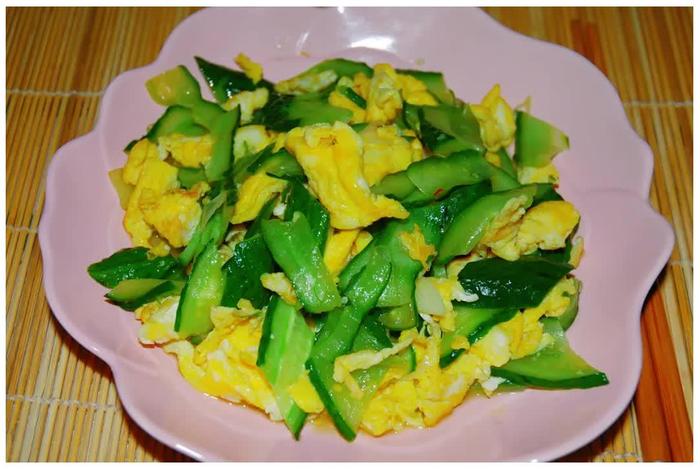清甜的黄瓜搭配鸡蛋减肥食谱，营养软糯，大人小孩都爱吃